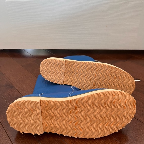 Blue Faux Leather Sherpa Lined Slipper Boots, size 8 - Picture 7 of 7